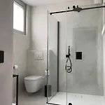 Between Bed & Breakfast