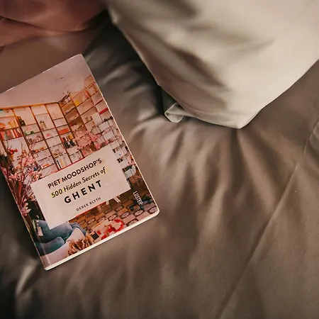 Between Bed & Breakfast 4*
