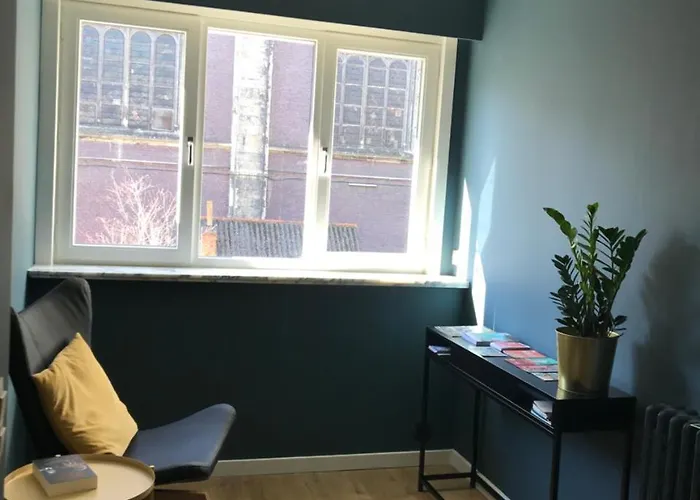 Between Bed & Breakfast 4*